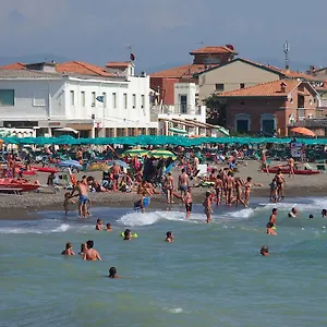 hotel-aurora-marina-di-cecina.it-tuscanyhotel.com/