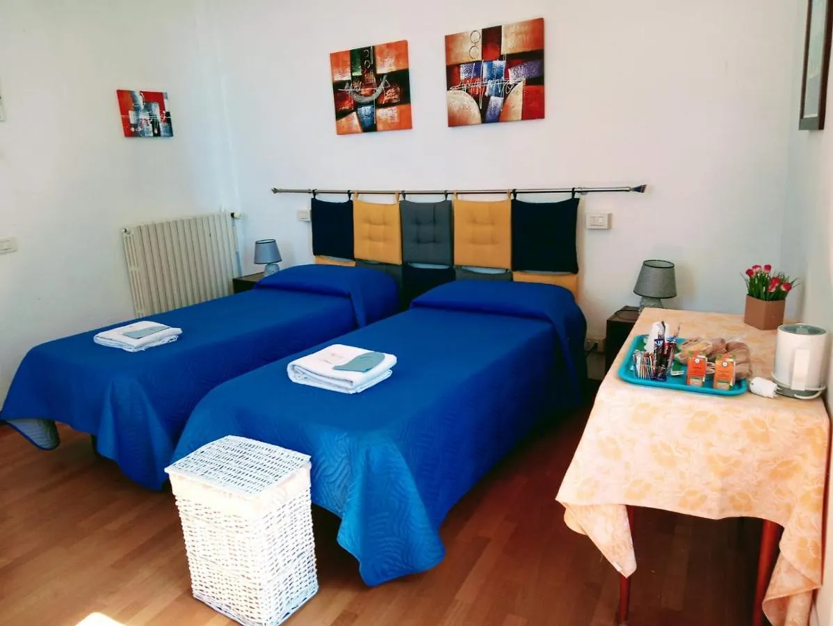 Casa Favaretto Guest House Венеция Италия