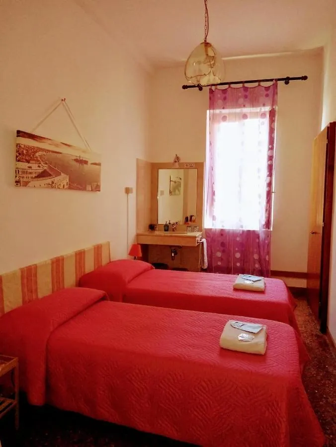 Casa Favaretto Guest House Venice 0*,  İtalya
